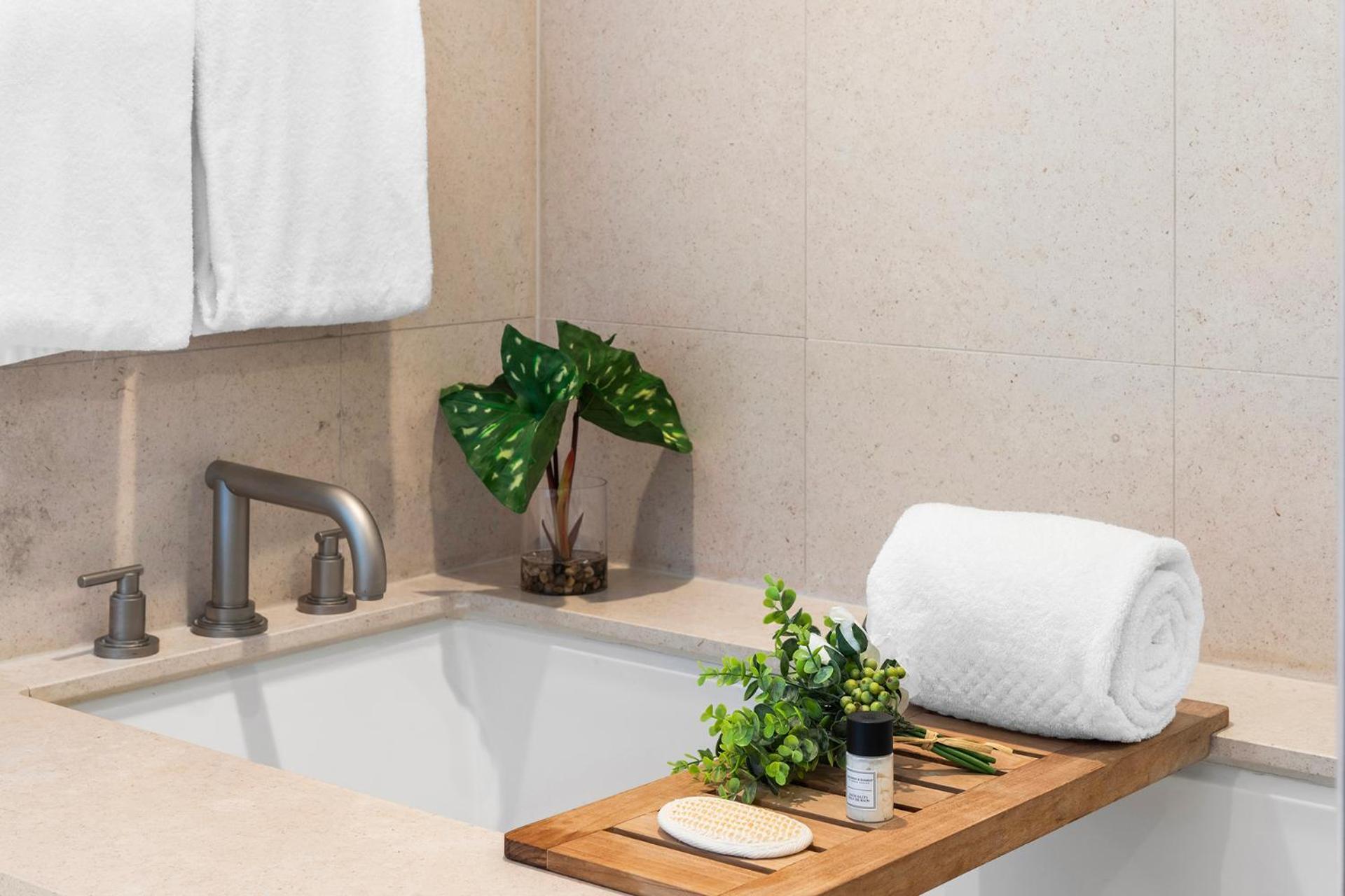 2 Bedroom Private Residence At Carillon Miami Resort -522 Miami Beach Bagian luar foto